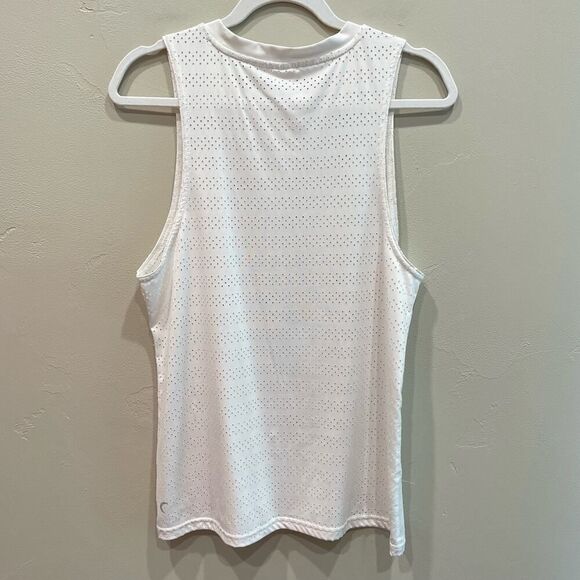Zyia Active White Chill Sleeveless Laser Cut Muscle Tank - Size: Medium - Picture 2 of 5